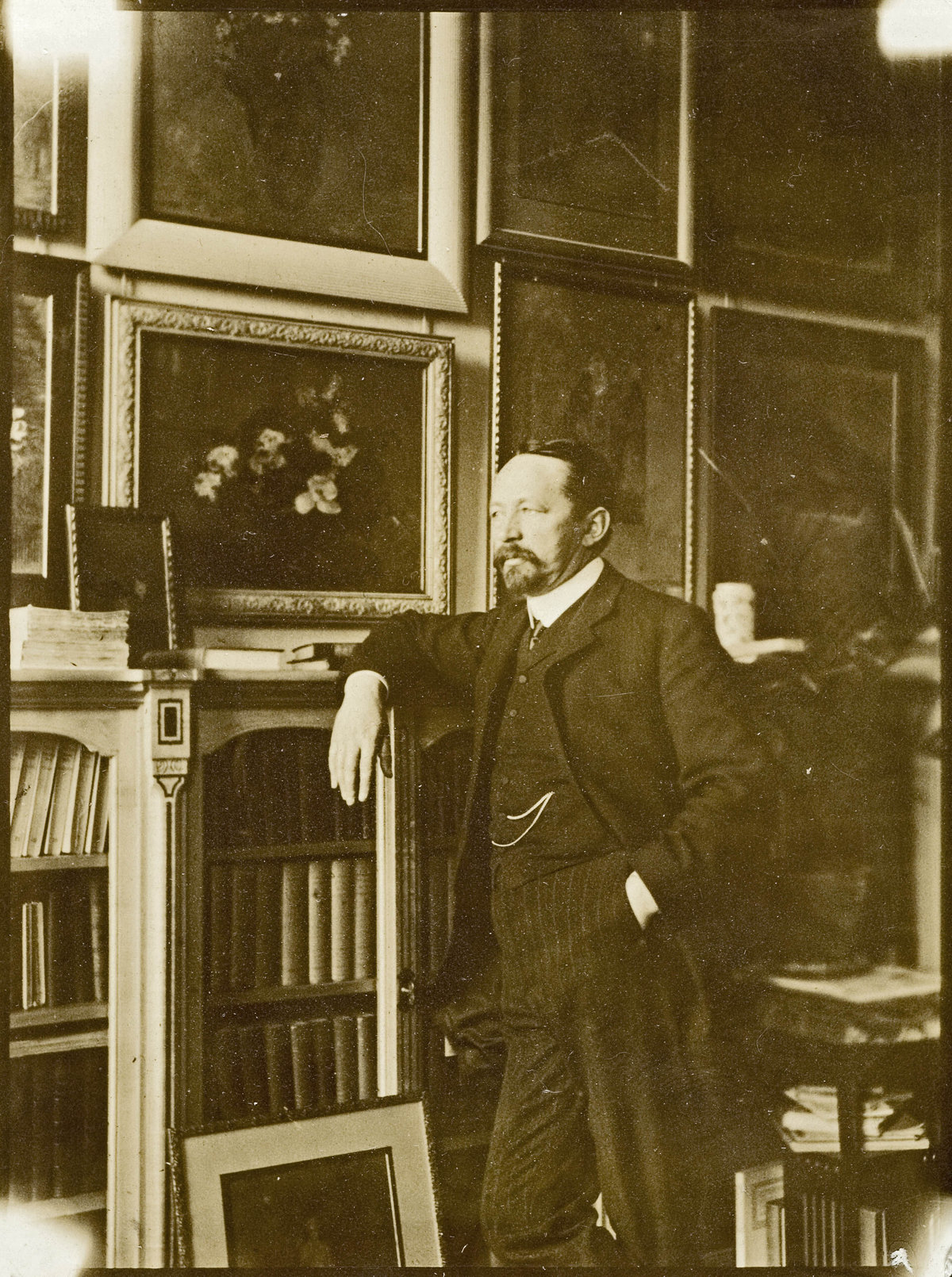 Andries Bonger in his home at 22 Vossiusstraat, Amsterdam, 1908. Private collection, The Netherlands