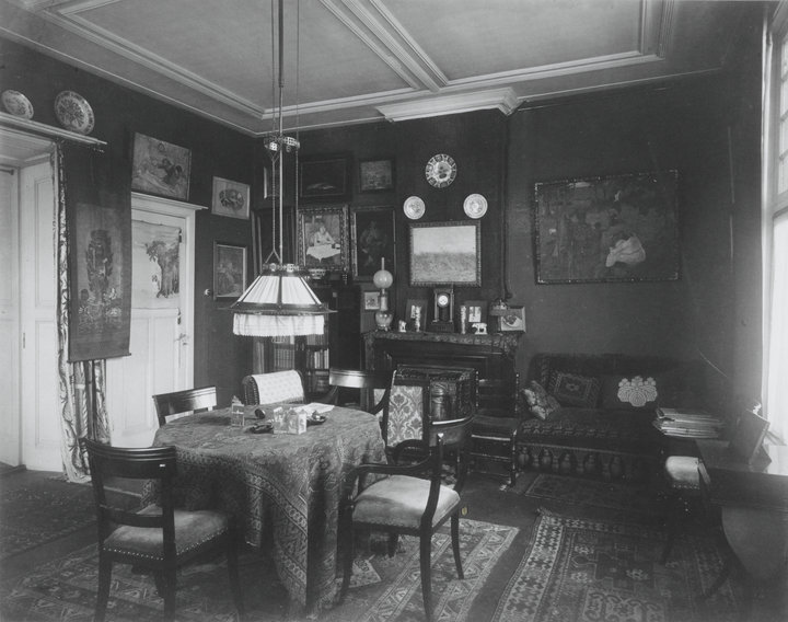 Interior of Jo van Gogh-Bonger’s house at 77 Koninginneweg, Amsterdam, 1925–26, Van Gogh Museum, Amsterdam. Photo: Bernard Eilers