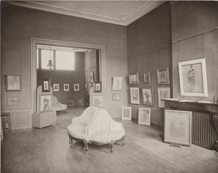 Interior of Kunstzaal Reckers, Rotterdam, during the Redon exhibition of 1907. Amsterdam, Rijksmuseum, Amsterdam, Andries Bonger Archive, S. Crommelin Bequest